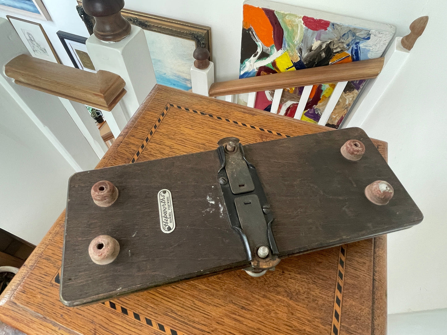 Vintage Hepworths Tie Press – 25cm Wooden Veneered Tie Clamp with Inlay, British Made Menswear Accessory c.1930s–50s