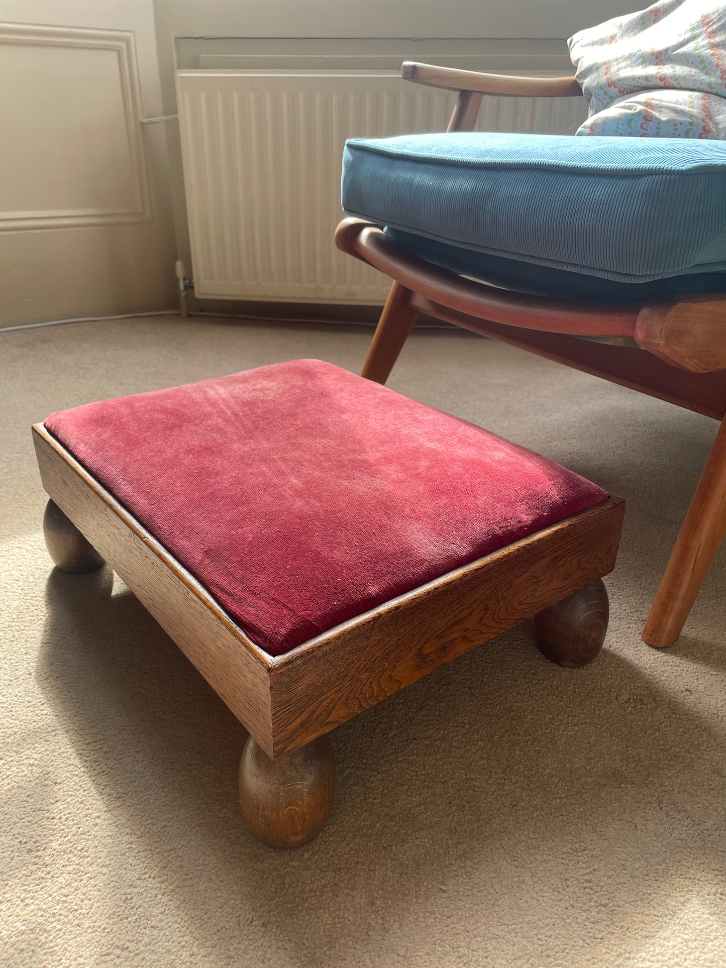 Rustic Oak Footstool with Red Velvet Seat – Vintage 46×35cm Farmhouse Foot Rest with Turned Bun Feet