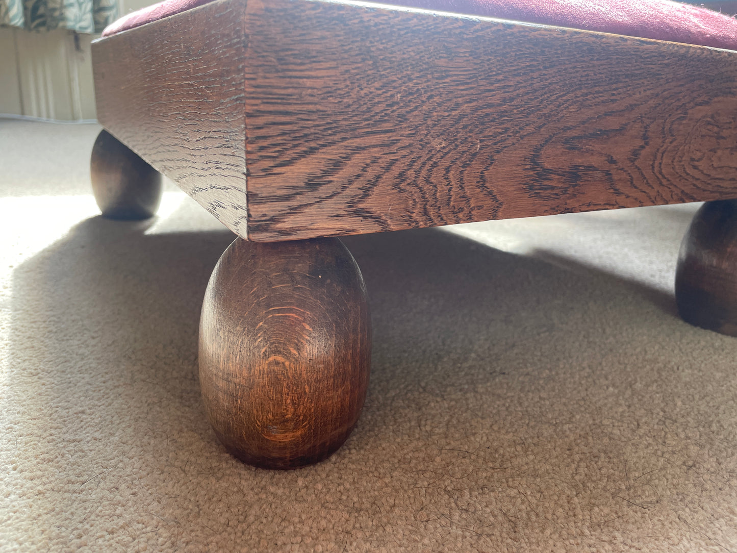 Rustic Oak Footstool with Red Velvet Seat – Vintage 46×35cm Farmhouse Foot Rest with Turned Bun Feet