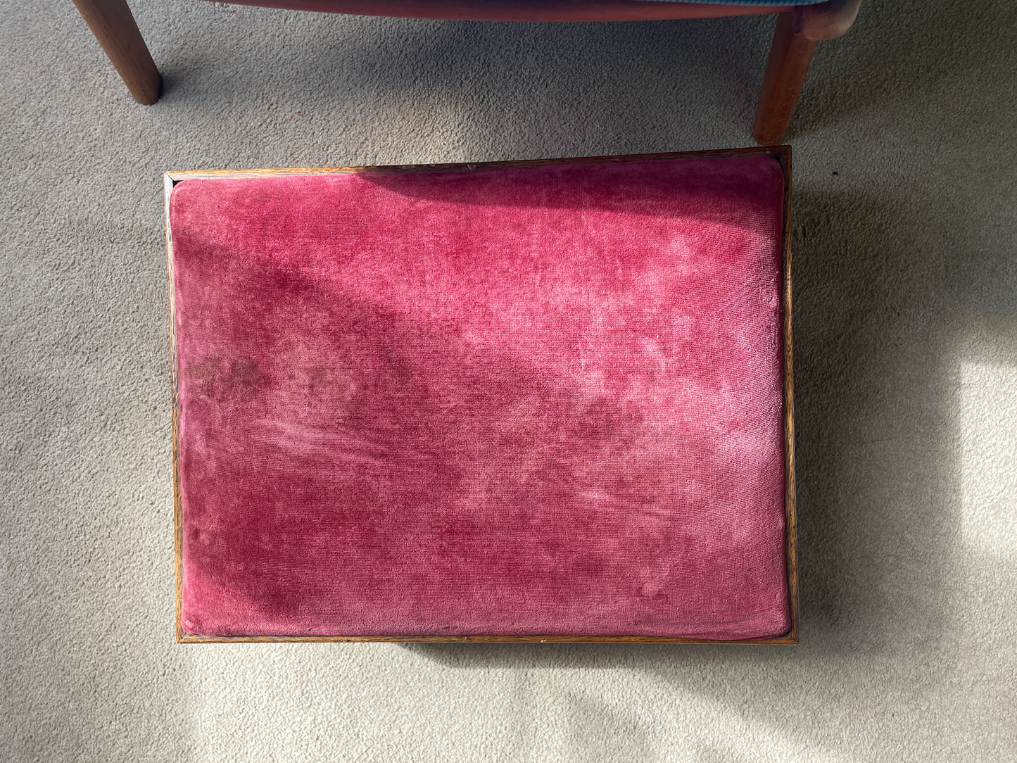 Rustic Oak Footstool with Red Velvet Seat – Vintage 46×35cm Farmhouse Foot Rest with Turned Bun Feet