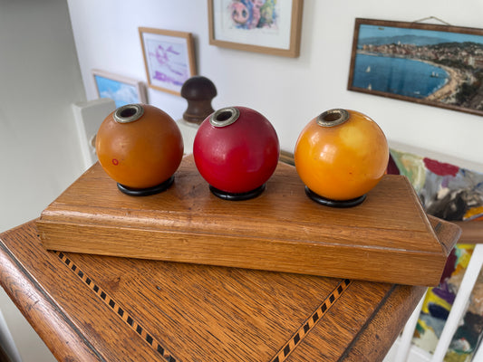 Vintage Pool Ball Desk Stand – 1960s Snooker Billiards Memorabilia, Oak Pen Holder, Games Room Office Decor