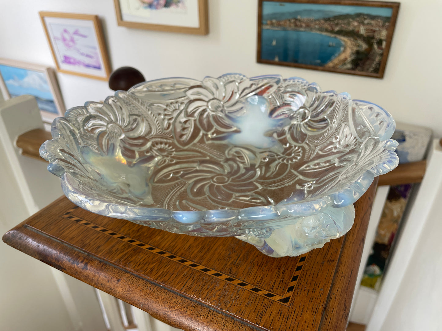 Art Deco Opalescent Glass Bowl by Samuel Reich, Czech 1930s, Three Elf Supports, Collectible Centrepiece