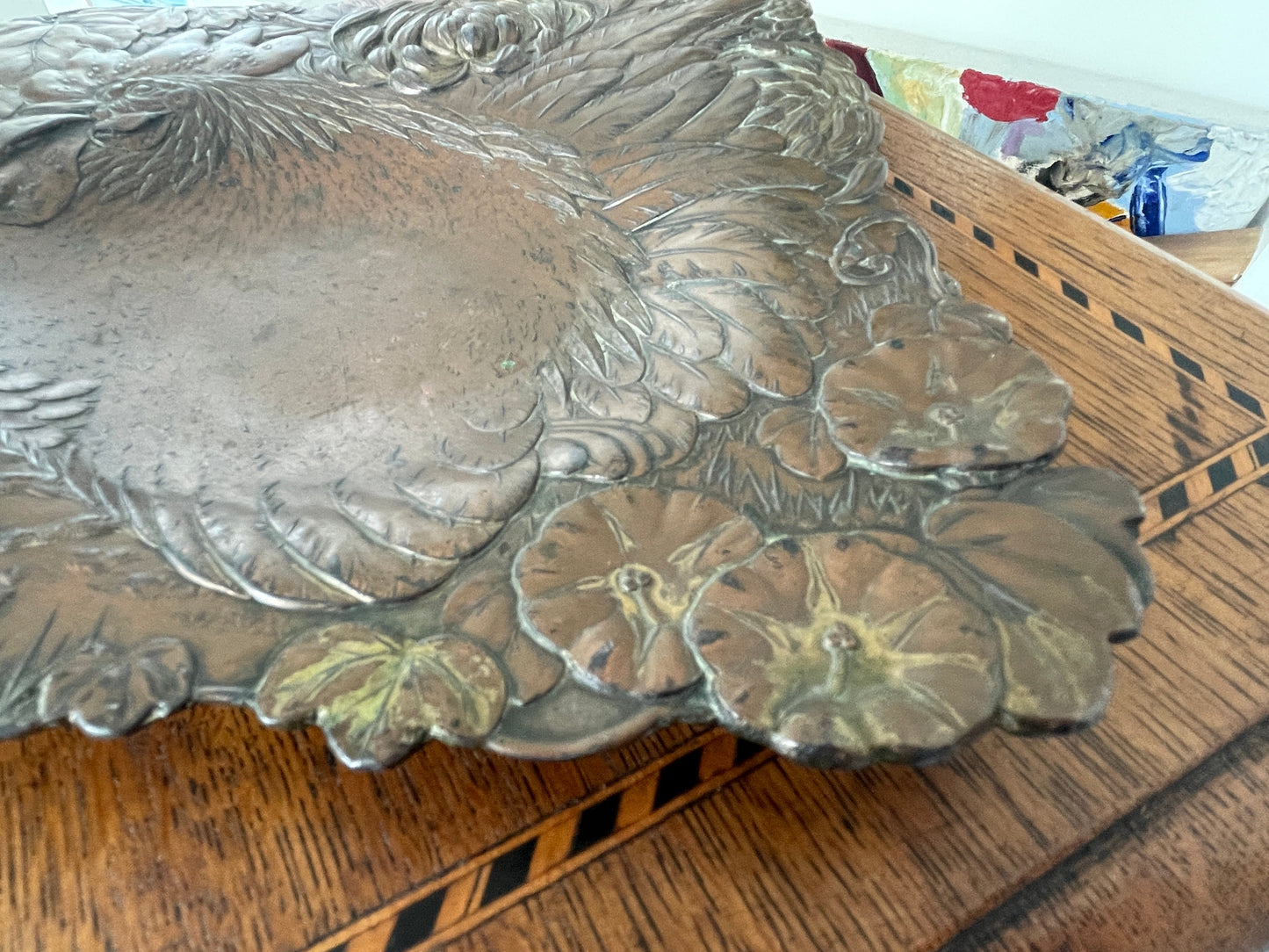 Antique Arts & Crafts Copper Repoussé Dish with Hen and Floral Design, Early 20th Century Decorative Metalwork, 18cm