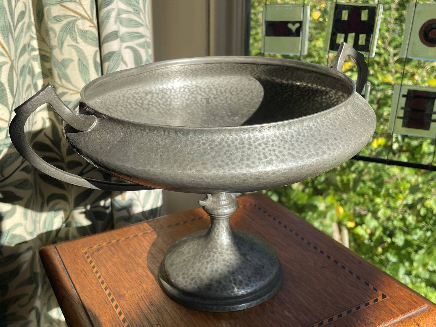 Arts & Crafts Hammered Pewter Comport by Hutton Sheffield c.1920 – English Pewter Tazza Bowl with Geometric Handles, 31cm