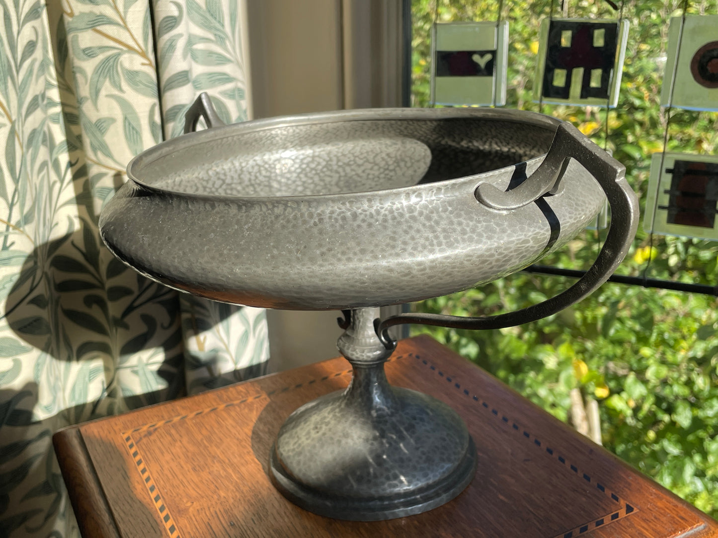 Arts & Crafts Hammered Pewter Comport by Hutton Sheffield c.1920 – English Pewter Tazza Bowl with Geometric Handles, 31cm