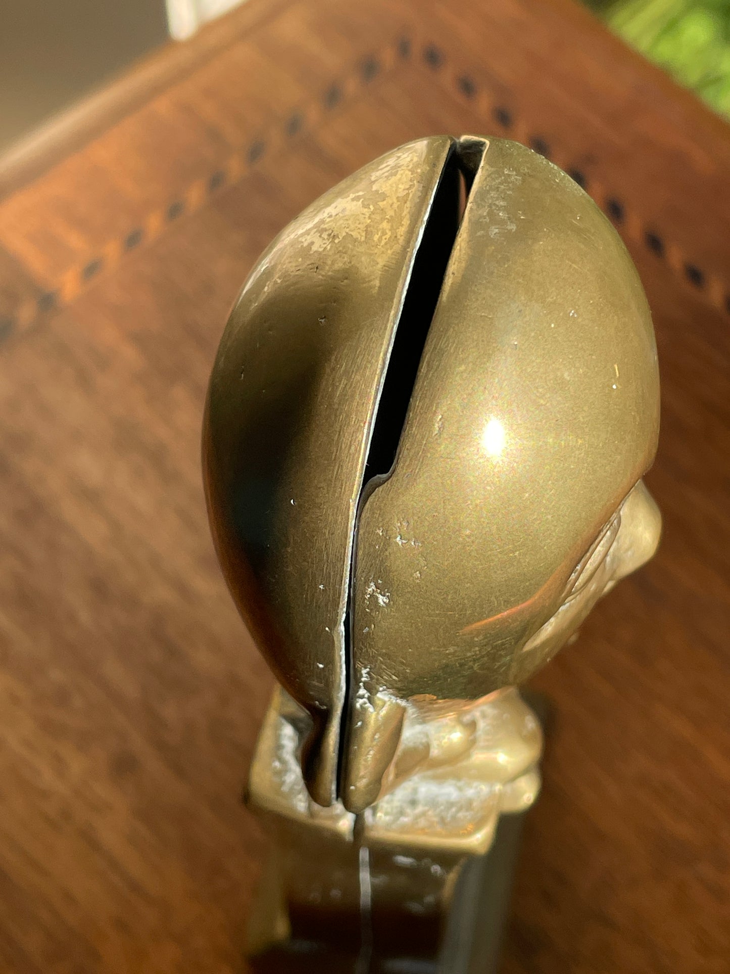 Vintage Brass Humpty Dumpty Money Box – 1950s English Nursery Rhyme Character Coin Bank, Mid-Century Brass Collectible (15 cm)