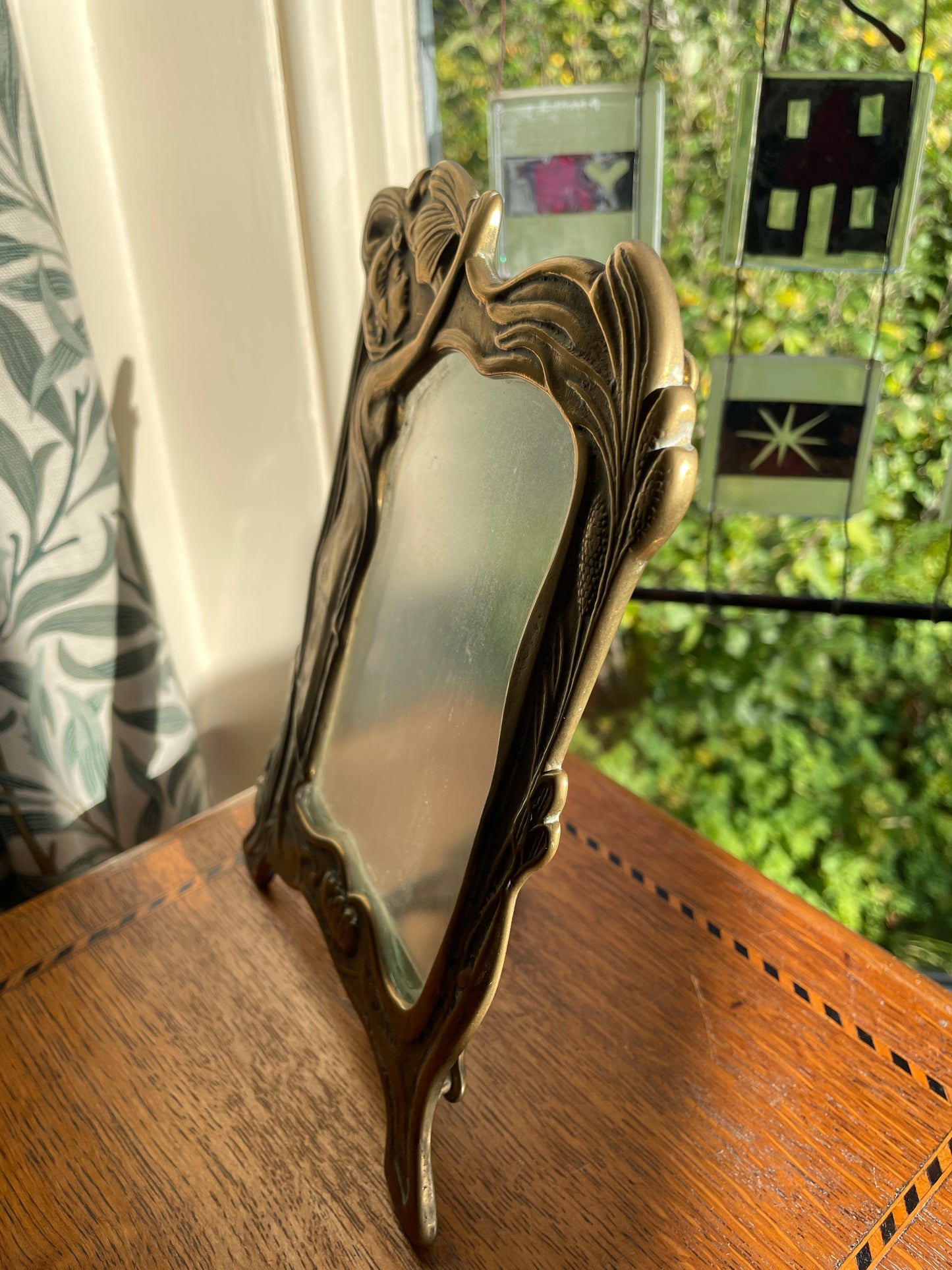Vintage Art Nouveau Style Brass Photo Frame – 21cm Woman and Floral Design Picture Frame, Mid-Century Revival Brass Frame