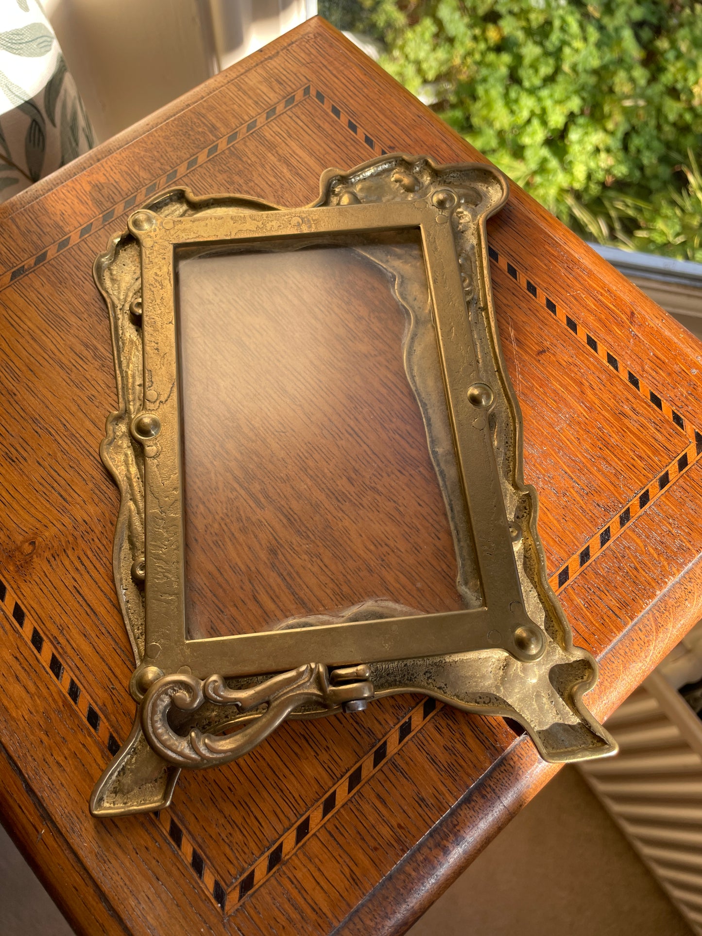 Vintage Art Nouveau Style Brass Photo Frame – 21cm Woman and Floral Design Picture Frame, Mid-Century Revival Brass Frame