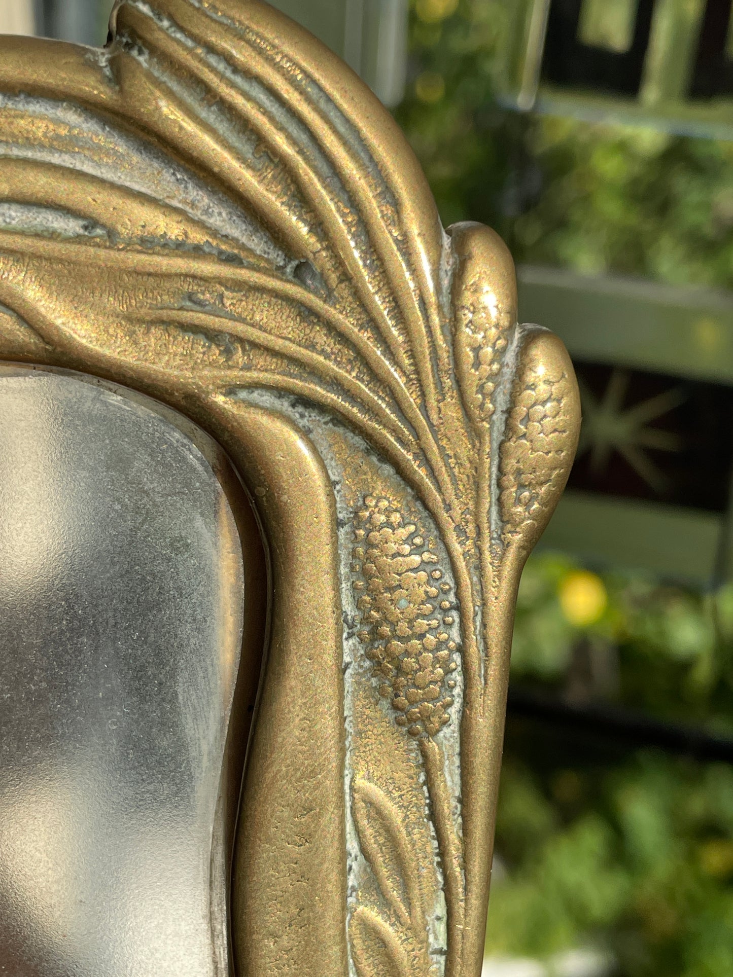 Vintage Art Nouveau Style Brass Photo Frame – 21cm Woman and Floral Design Picture Frame, Mid-Century Revival Brass Frame