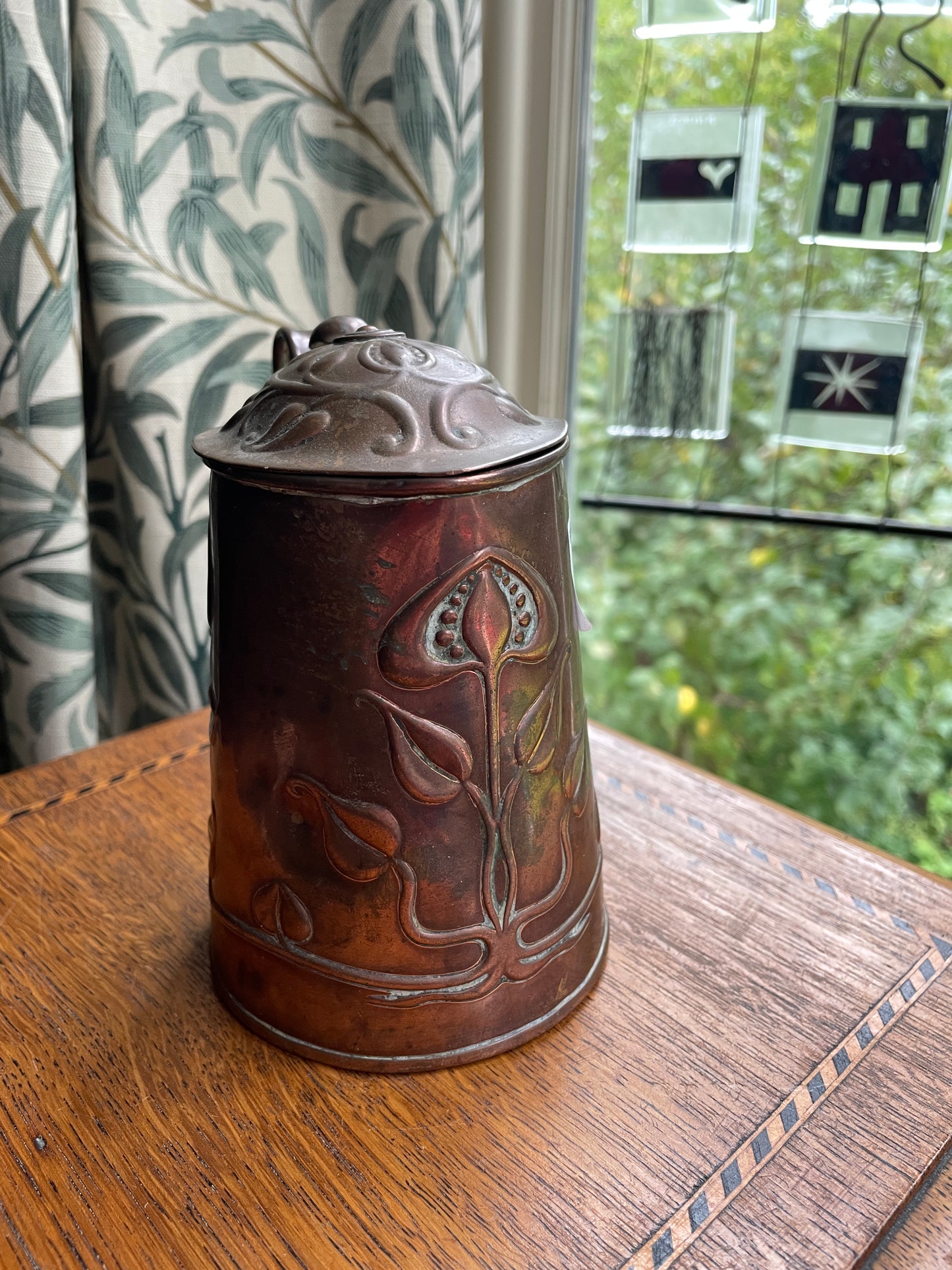 Antique Beldray Arts and Crafts Copper Lidded Jug – Art Nouveau Tulip Design, English Handcrafted Copperware c.1900, 14cm