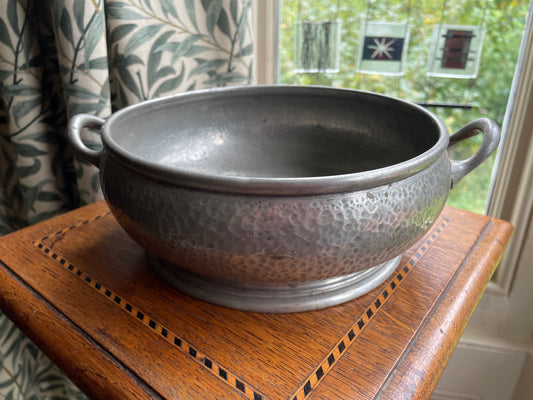 Antique Unity Pewter Arts and Crafts Bowl – Hand-Hammered Twin-Handled English Pewter, Art Deco Design c.1920s, 27cm
