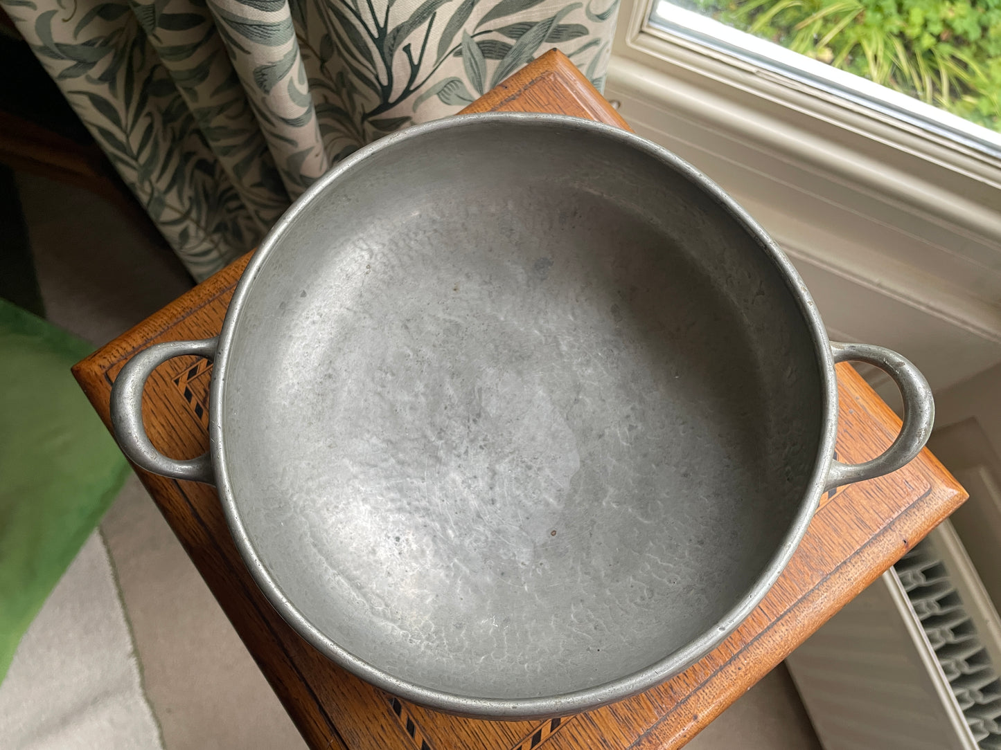 Antique Unity Pewter Arts and Crafts Bowl – Hand-Hammered Twin-Handled English Pewter, Art Deco Design c.1920s, 27cm