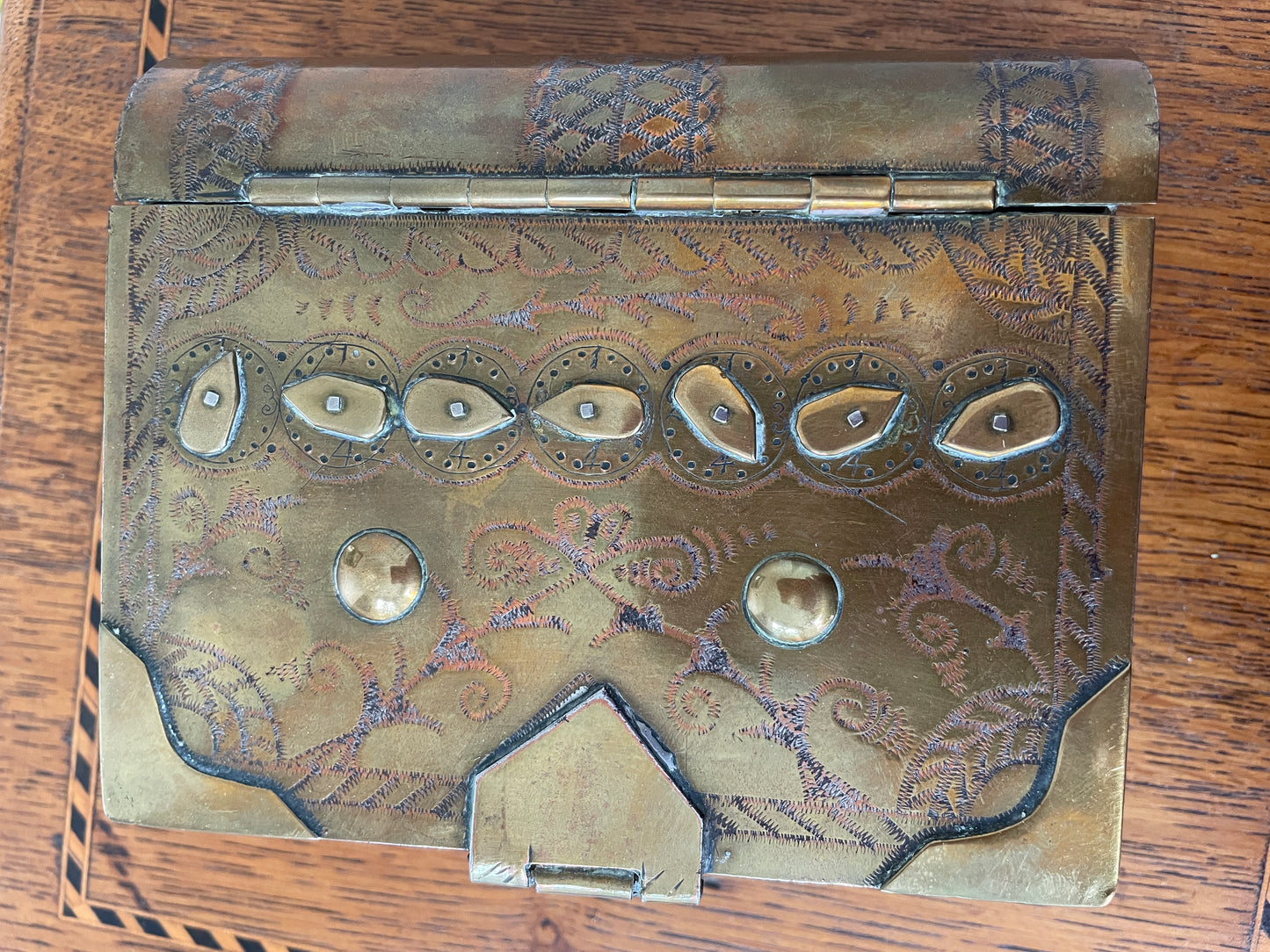 Antique Arts and Crafts Brass Money Box – Early 1900s Handcrafted Book Shaped Coin Bank with Hinged Lid, English Copper & Brass Design