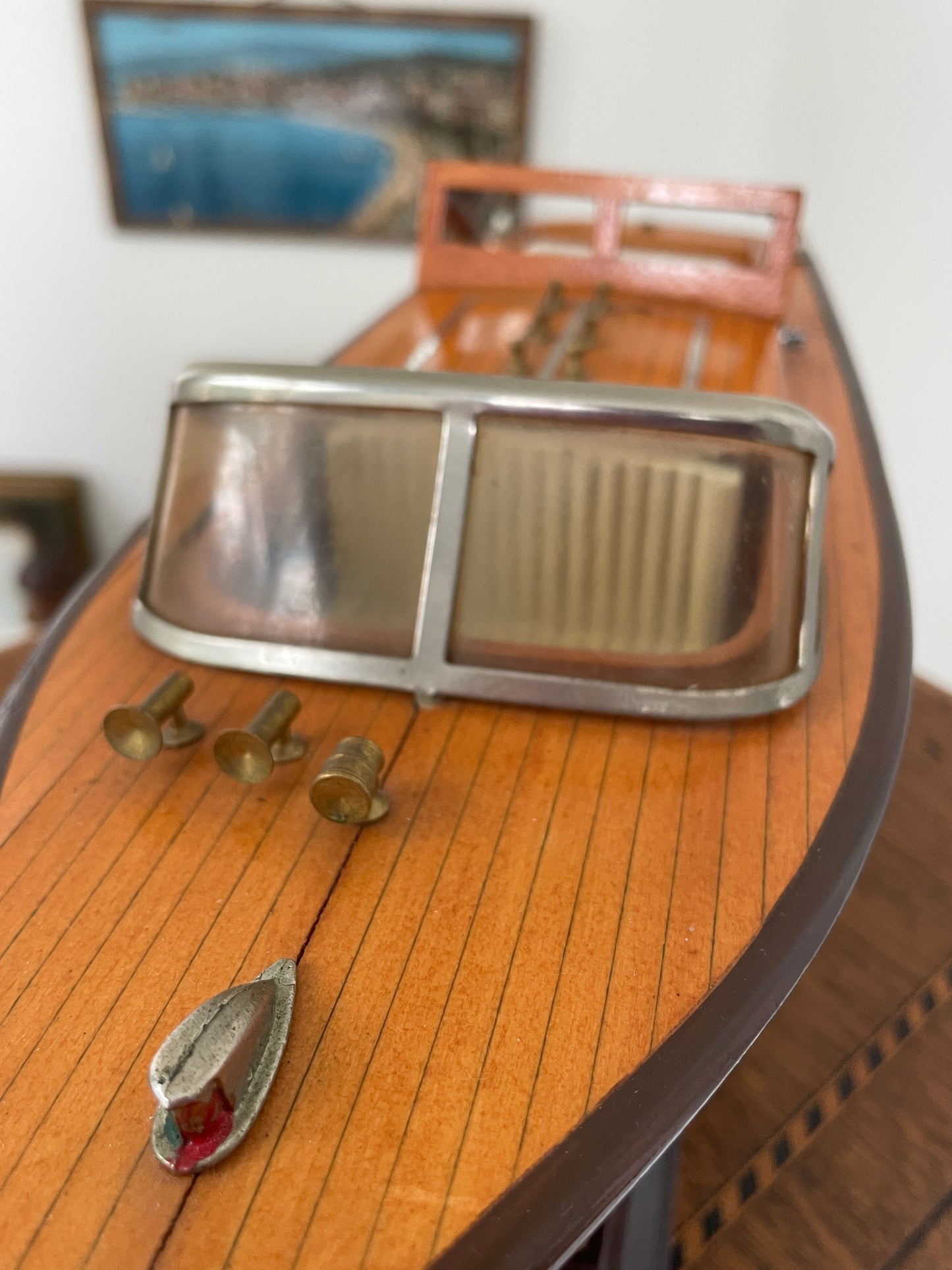 Vintage Wooden Model Speedboat on Stand – Handcrafted Mid Century Chris-Craft Style Motorboat, Varnished Display Boat with Brass Fittings