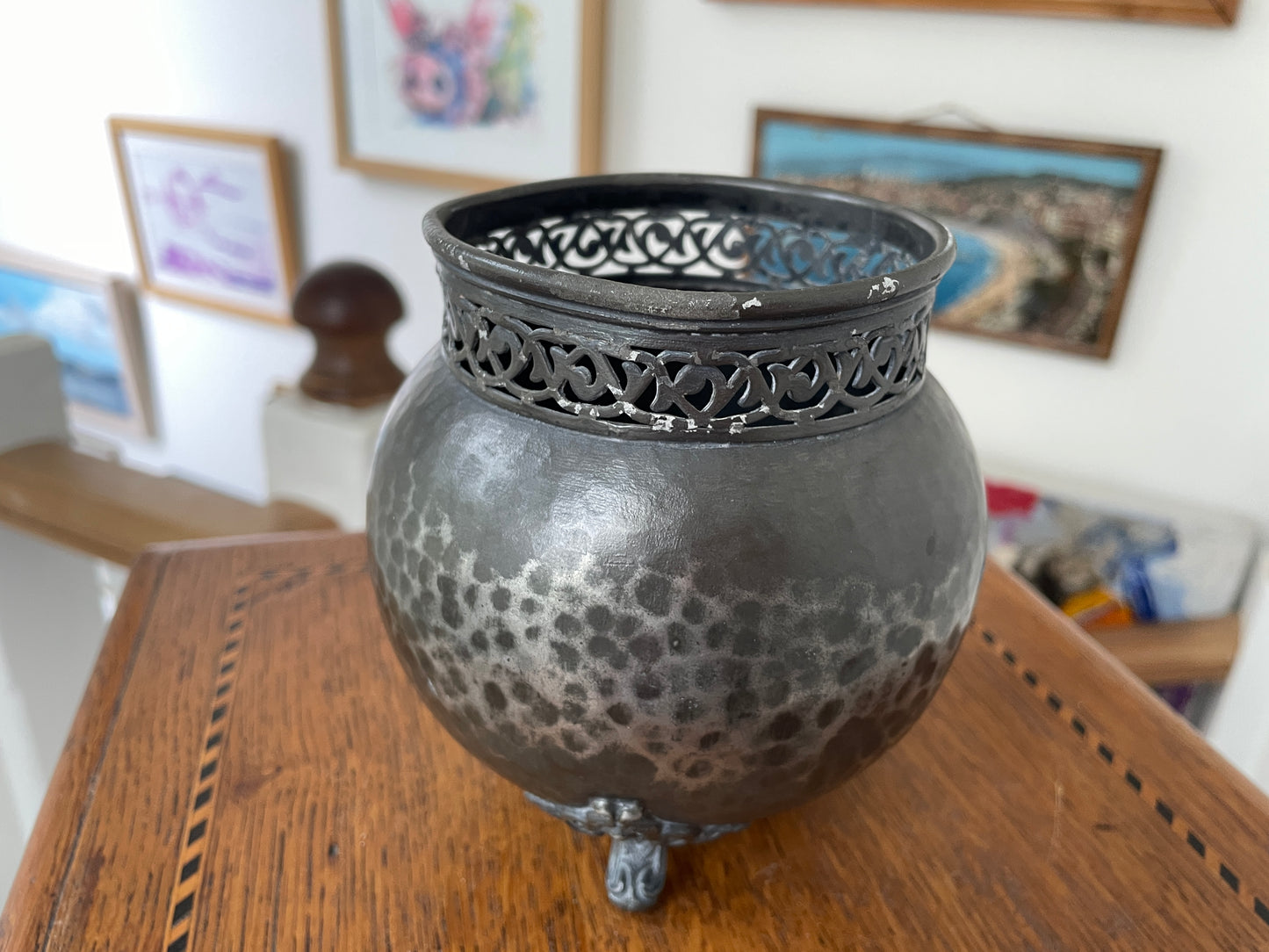 Antique John Round & Son EPBM Hammered Pewter Bowl – Art Nouveau Pierced Rim Footed Rose Bowl c.1905 Sheffield 12.5 cm