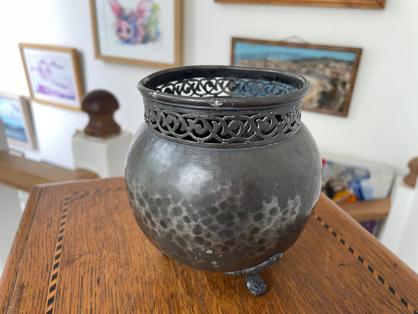 Antique John Round & Son EPBM Hammered Pewter Bowl – Art Nouveau Pierced Rim Footed Rose Bowl c.1905 Sheffield 12.5 cm