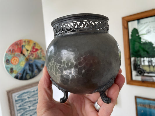 Antique John Round & Son EPBM Hammered Pewter Bowl – Art Nouveau Pierced Rim Footed Rose Bowl c.1905 Sheffield 12.5 cm