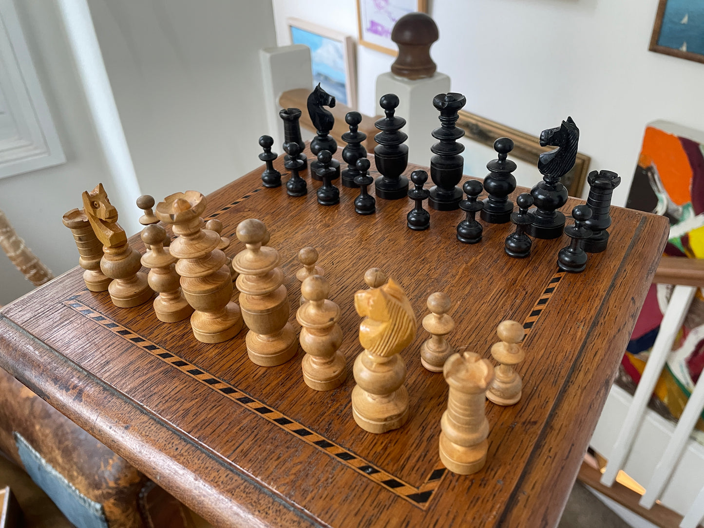 Antique Wooden Chess Set c1900–1930 – Hand-Turned Boxwood & Ebonised Pieces in Original Slide Box, 7cm King, Edwardian Chessmen