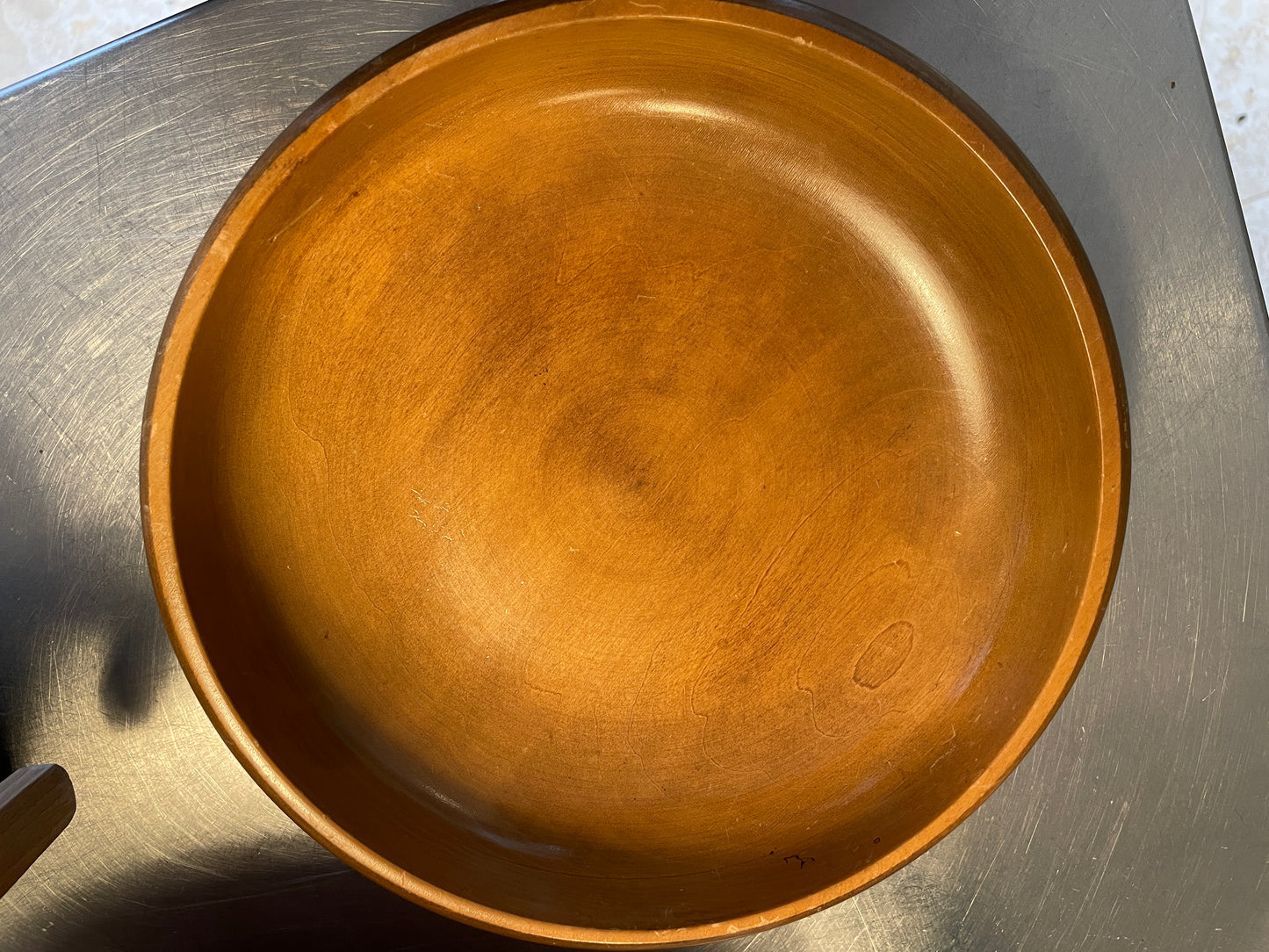 Mid-Century Turned Wooden Bowl – Hand-Carved Beech Fruit or Salad Bowl, 25 cm Diameter