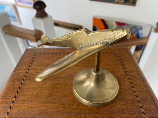 Vintage Solid Brass Spitfire Airplane Model on Stand – Mid-Century RAF Desk Ornament – British Aviation Collectible – 20 cm Wingspan