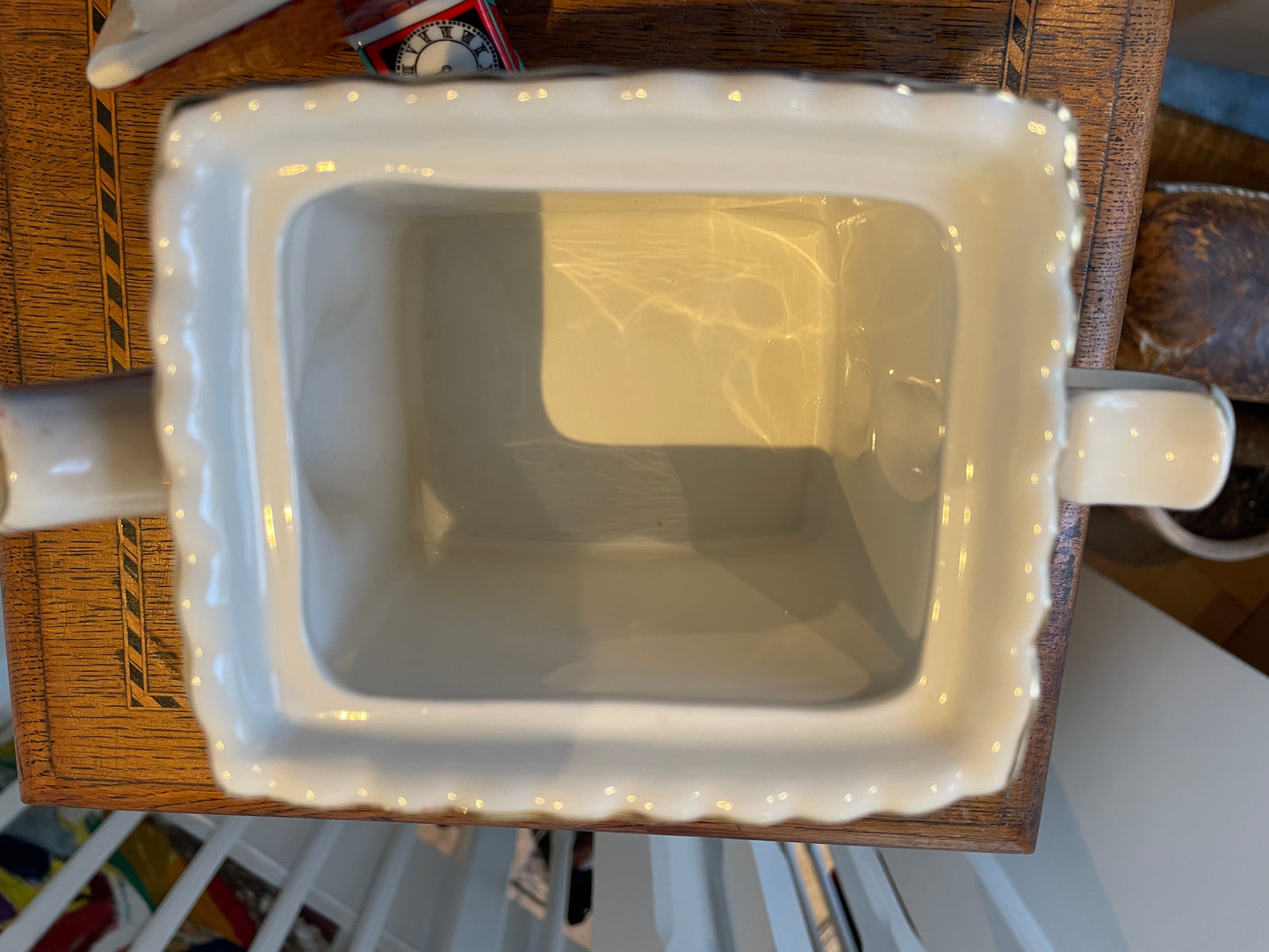 Vintage Sadler Staffordshire Teapot – ‘A Day at the Races’ Championship Design (c.1970s–1980s)