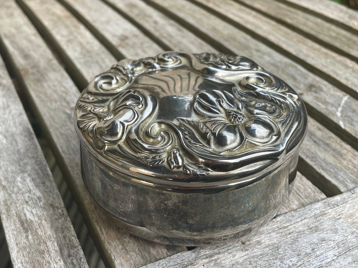 Silver trinket box-floral embossed jewellery casket 10cm diameter 602g