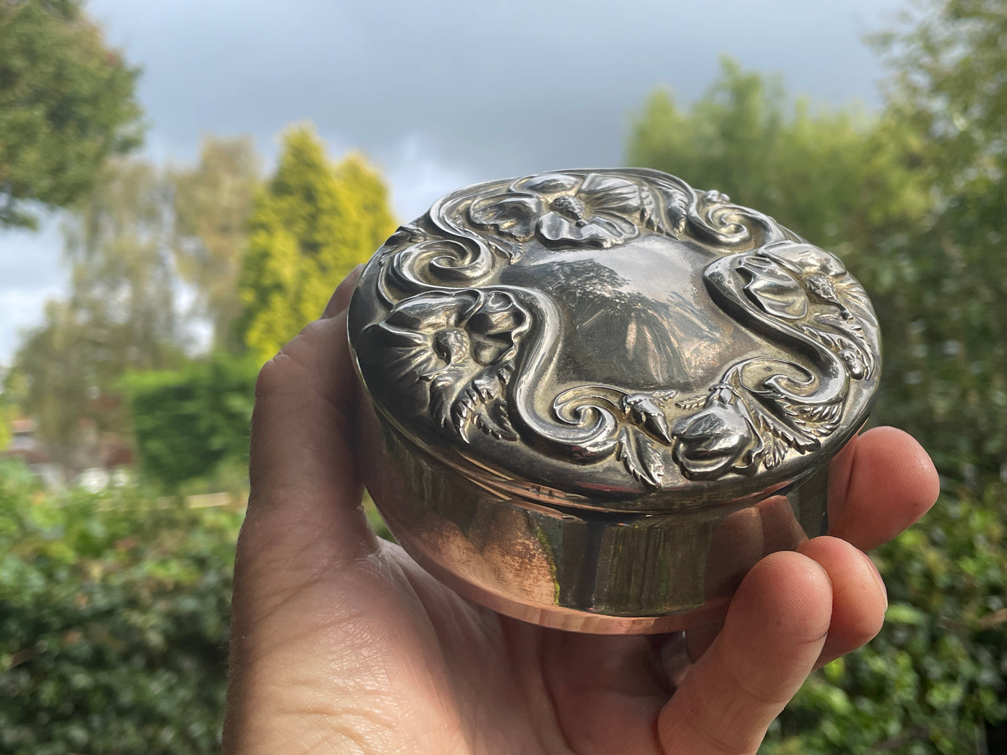 Silver trinket box-floral embossed jewellery casket 10cm diameter 602g
