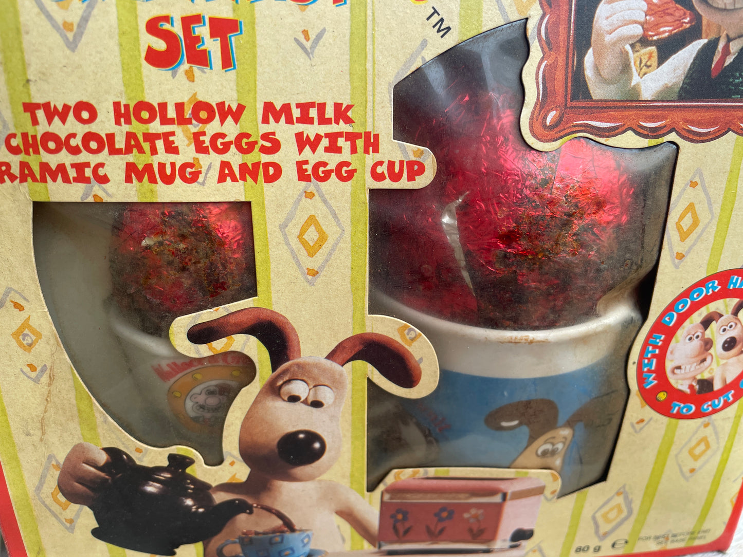 Vintage original rare Wallace and Gromit breakfast set with original chocolate eggs c1989