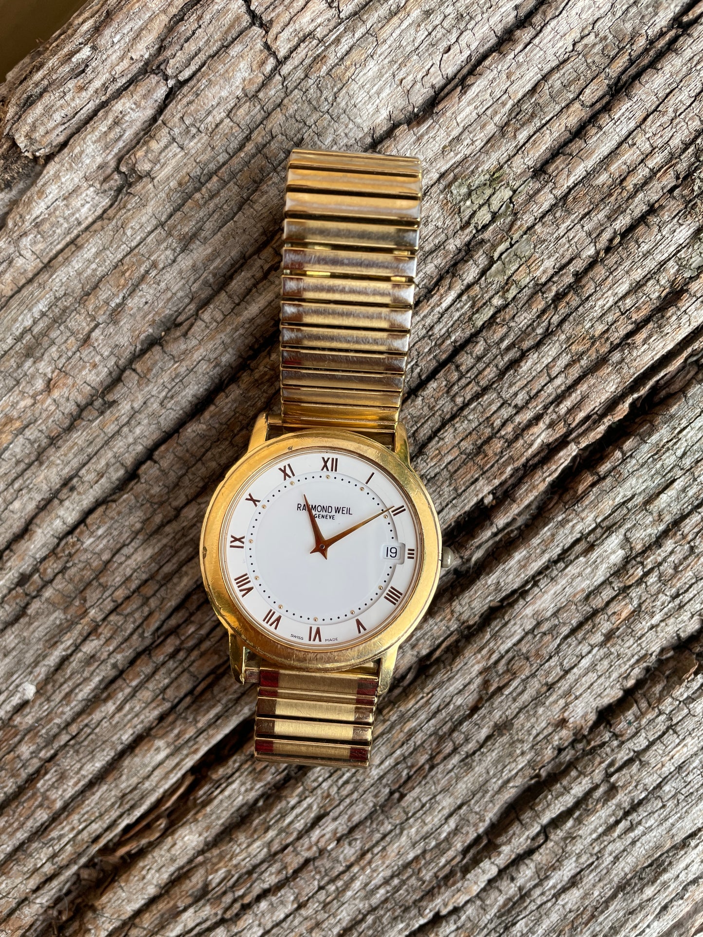 Vintage Raymond Weil Geneve 18k gold plated Unisex Swiss Seven jewel Quartz movement watch