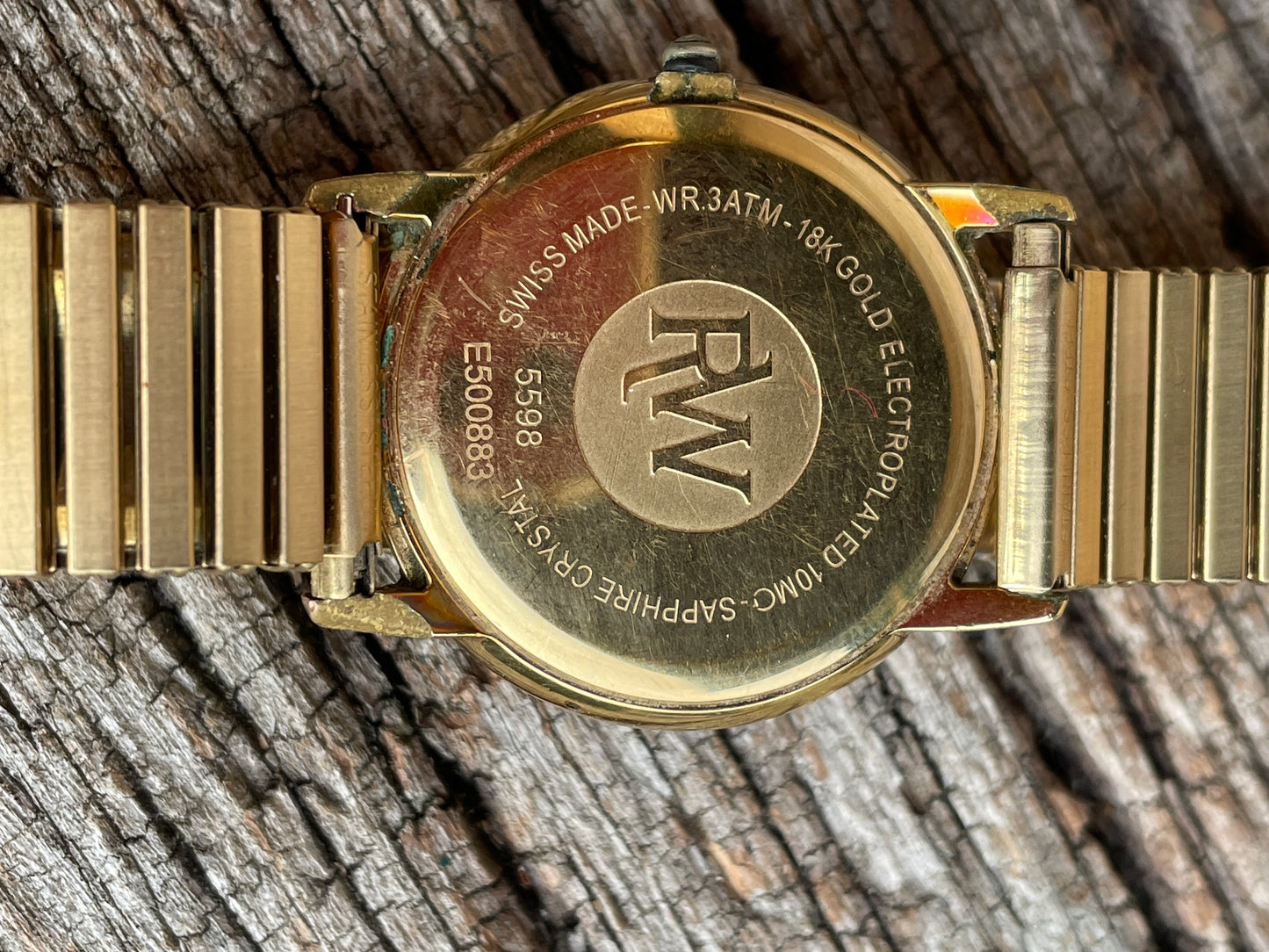 Vintage Raymond Weil Geneve 18k gold plated Unisex Swiss Seven jewel Quartz movement watch