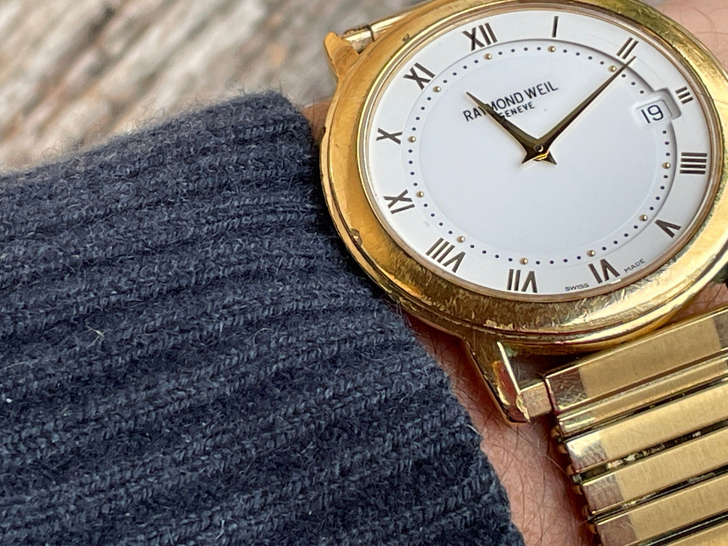 Vintage Raymond Weil Geneve 18k gold plated Unisex Swiss Seven jewel Quartz movement watch