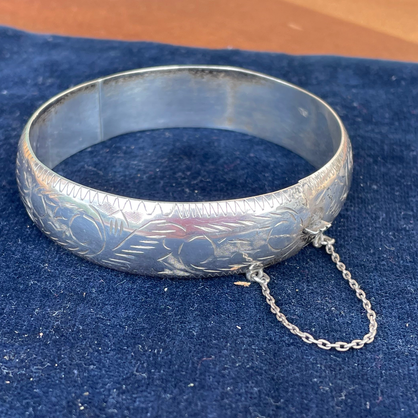 925 solid silver engraved bangle/bracelet 6cm internal diameter