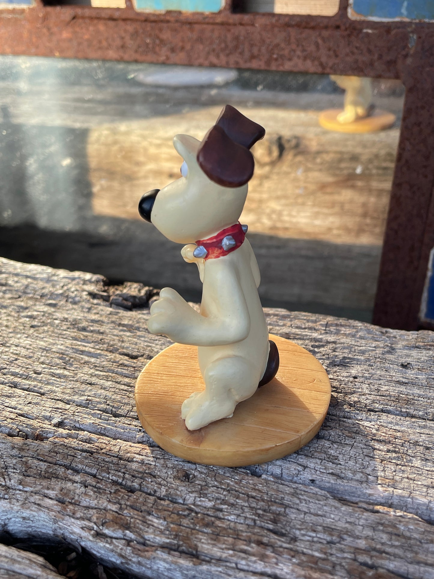 Wallace and Gromit Original vintage ceramic Figurine on a stand 8.5cm tall