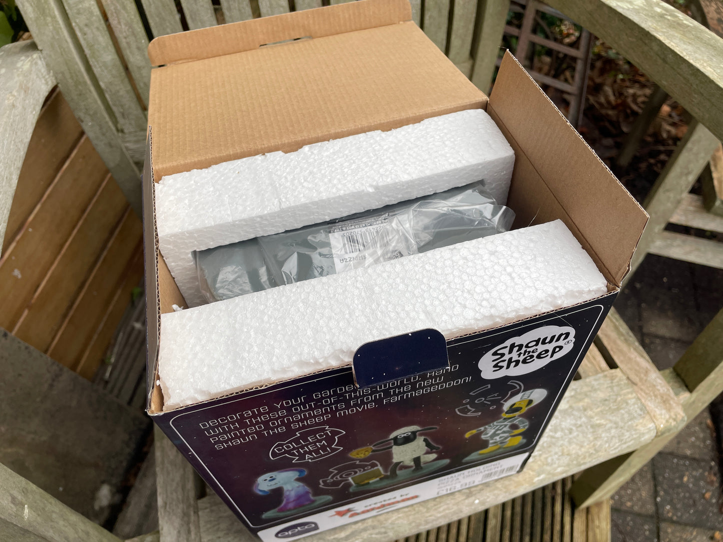 Original Shaun the sheep Farmageddon pizza ornament in original box and packaging 20cm tall