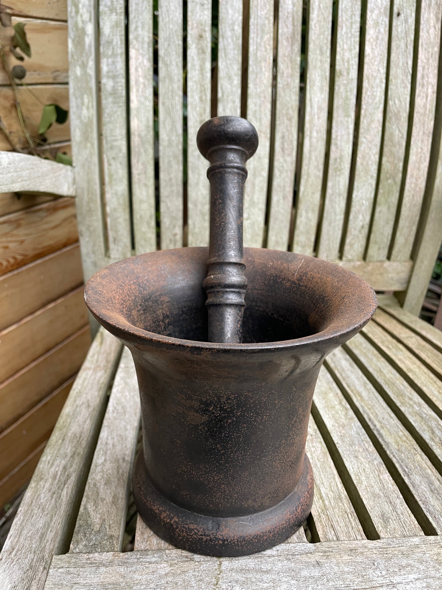Antique Cast Iron Apothecary Mortar & Pestle (5.4kg) – Victorian Chemist Shop, Barnard Castle UK, 22cm Pestle, 16.5cm Bowl
