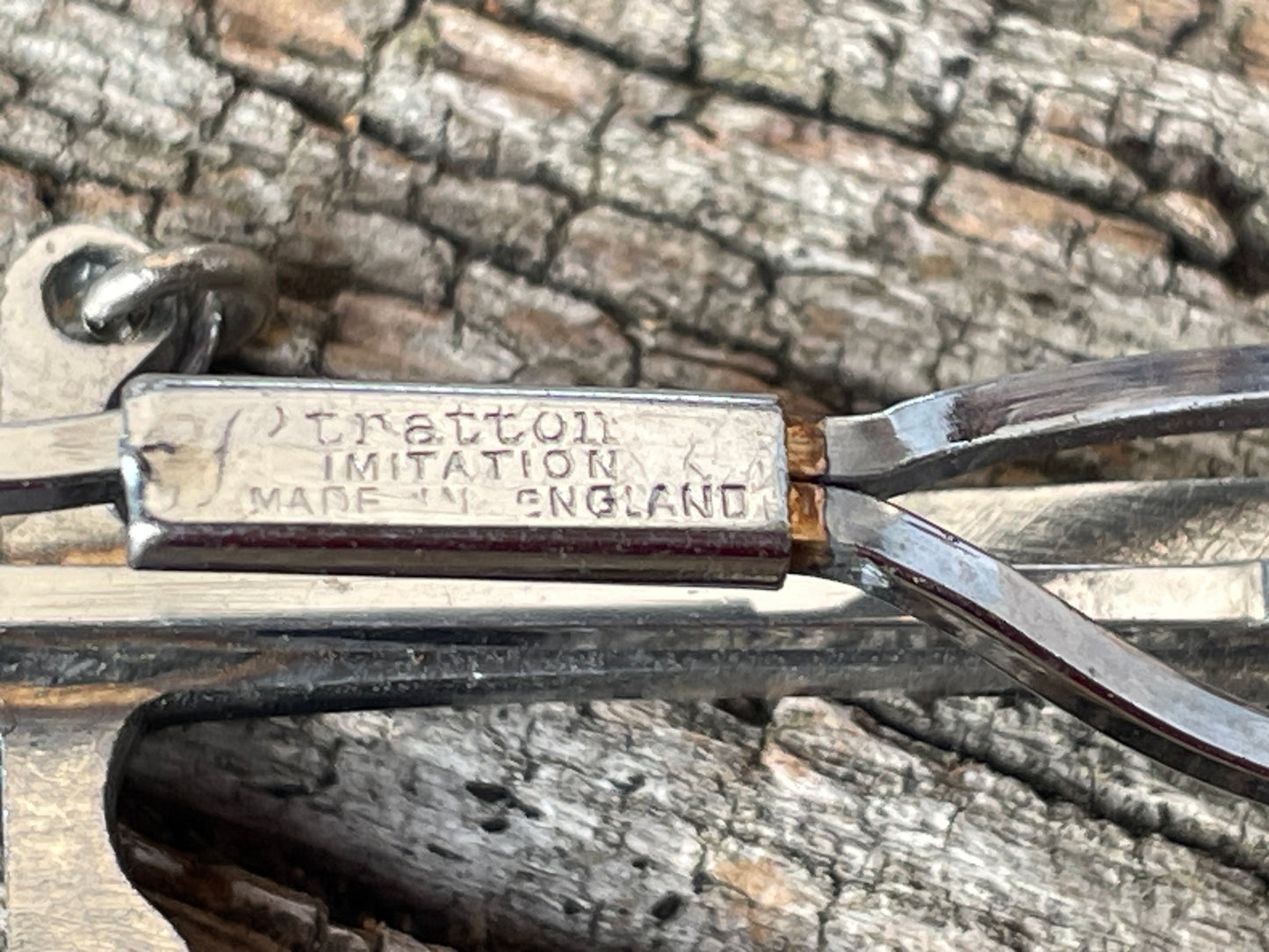 Vintage Stratton imitation curved broad sword tie clip made in England 9cm long