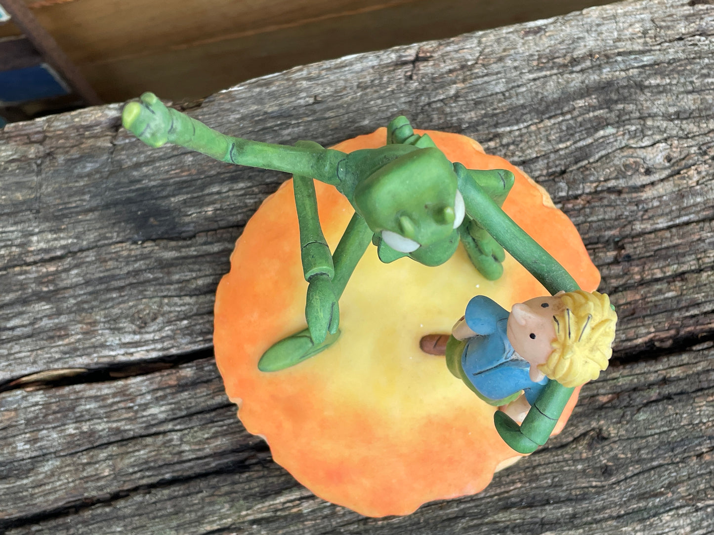Roald Dahl James and The Grasshopper figurine by Robert Harrop