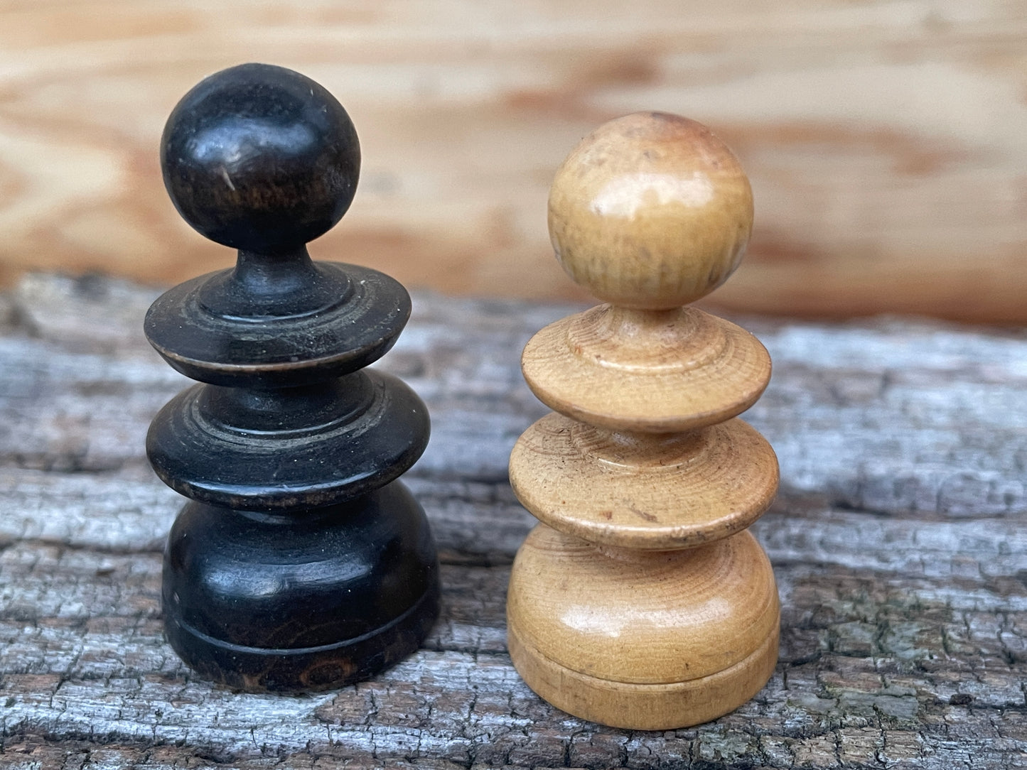 19th Century Old English pattern hand turned ebony and boxwood chess set
