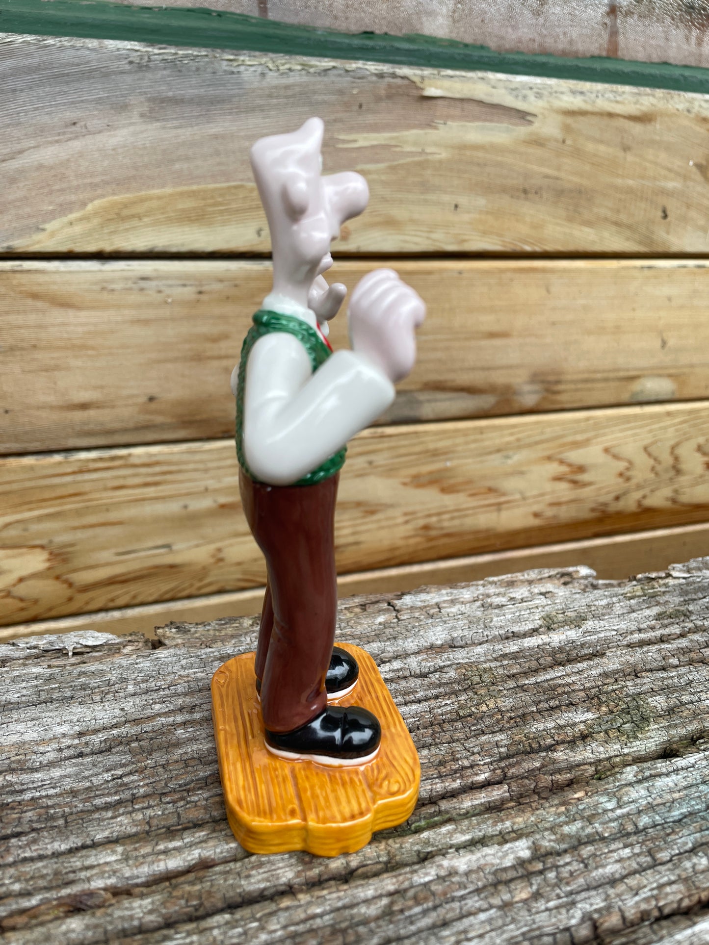 Wallace and Gromit First Edition  - A Grand Day Out Wallace  figurine by Coalport 14.5cm tall - 2003