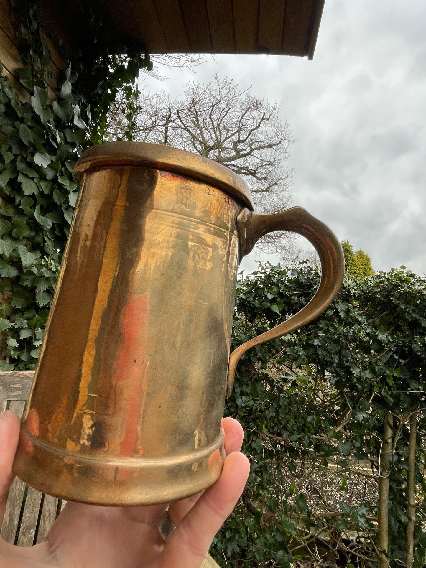 Victorian copper quarter gallon measure 15cm tall - c1880
