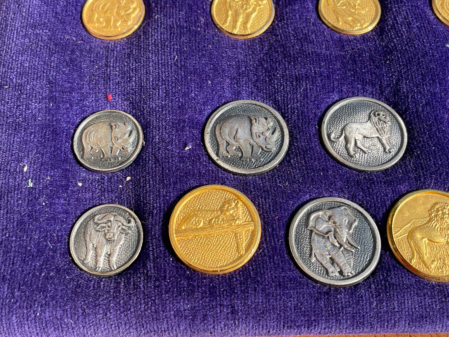 African wild animal buttons zebra, lion, rhino, elephant, buffalo and leopard in brass and pewter -25 no.