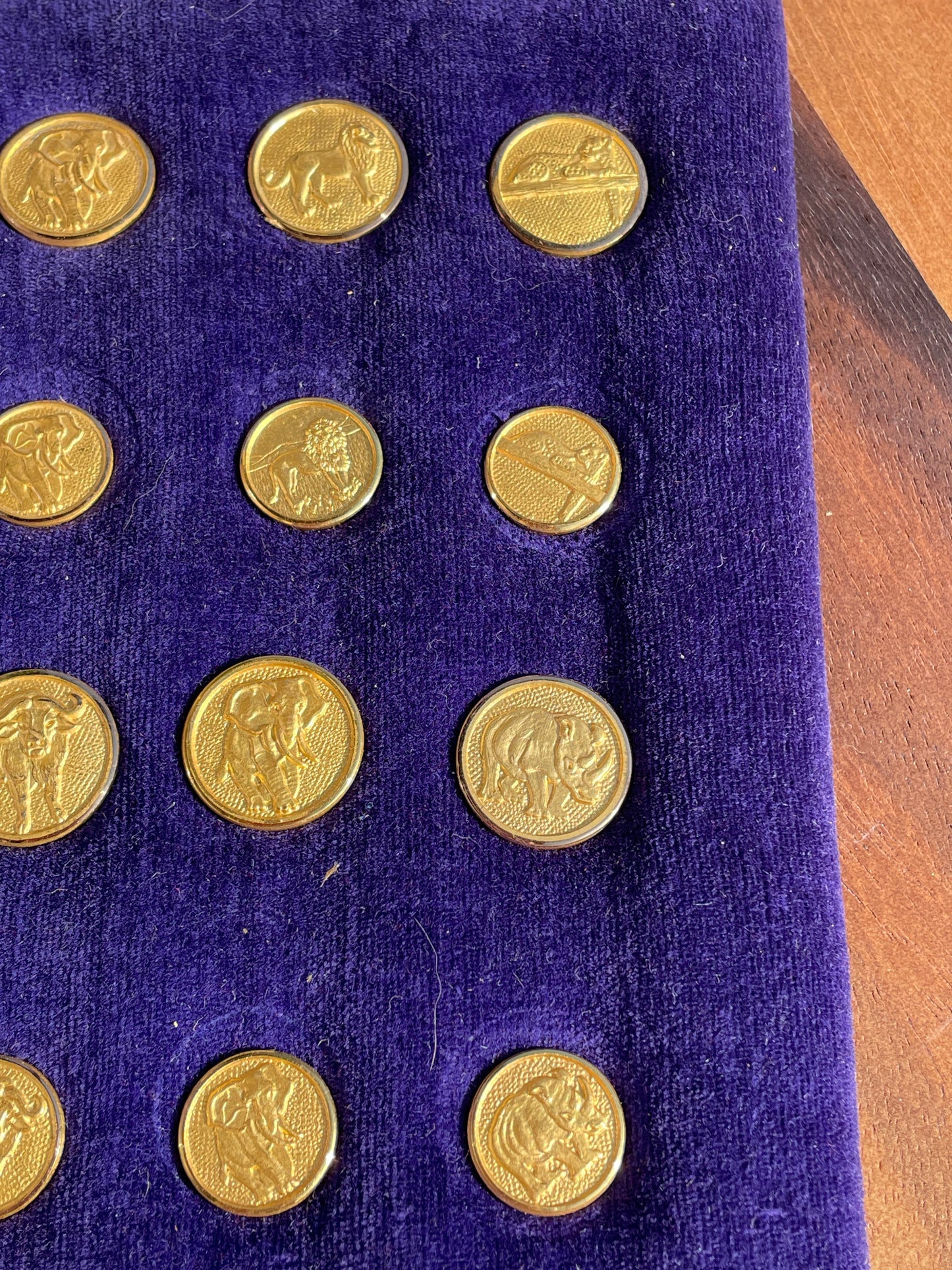 African wild animal buttons zebra, lion, rhino, elephant, buffalo and leopard in brass and pewter -25 no.