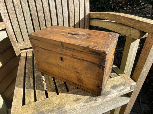 Victorian lockable chapel pitch pine collection box 28.8 x17x14.5cm