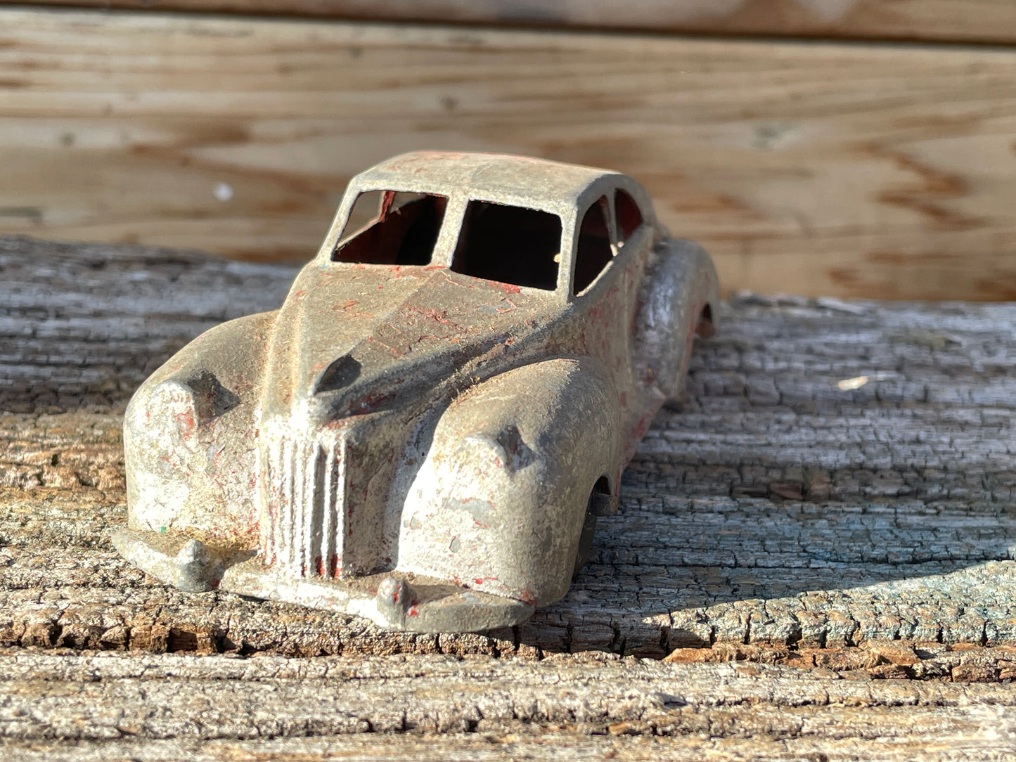 Vintage Timpo Toys toy diecast friction drive red Packard Saloon car c.1949