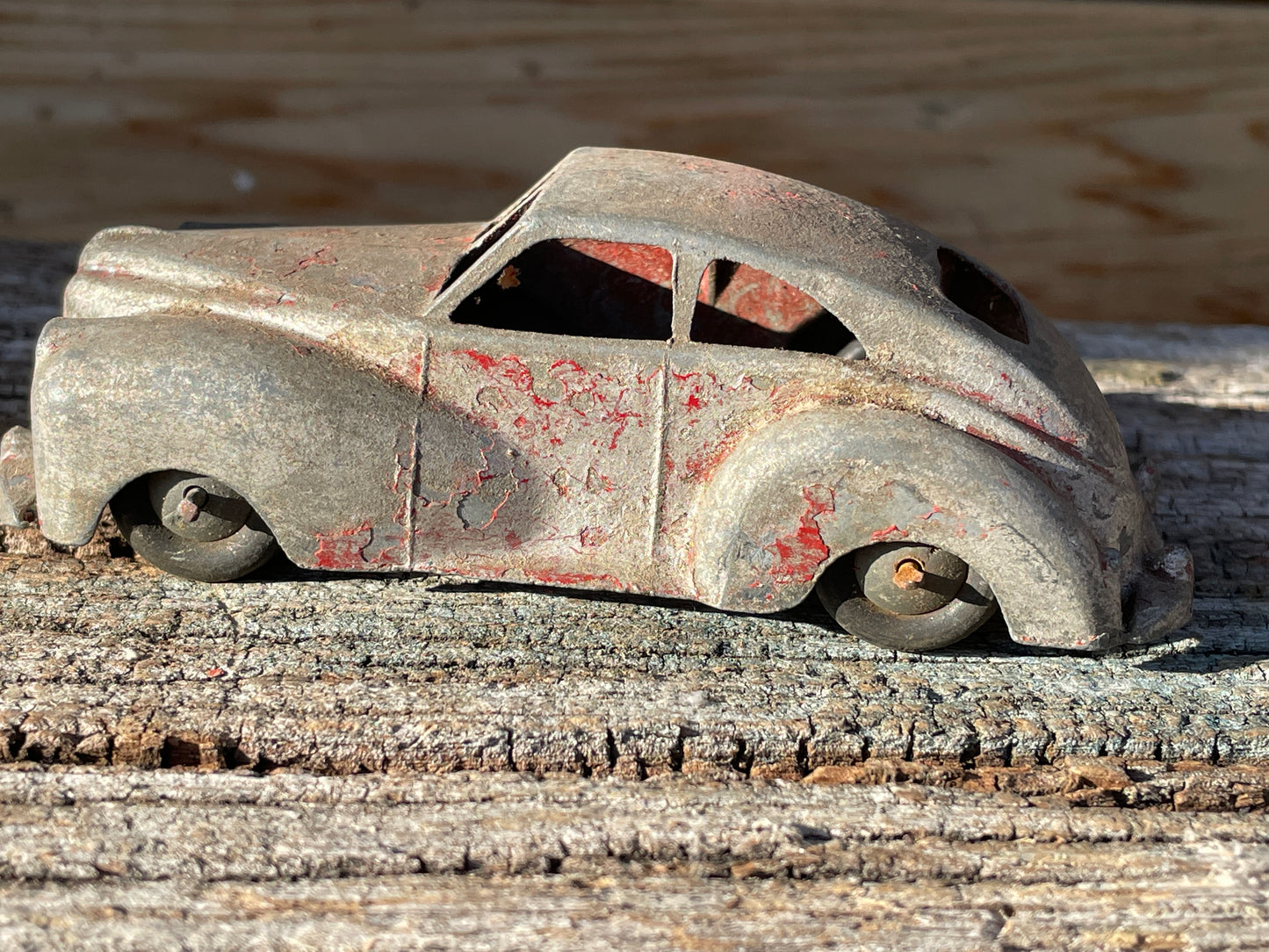 Vintage Timpo Toys toy diecast friction drive red Packard Saloon car c.1949