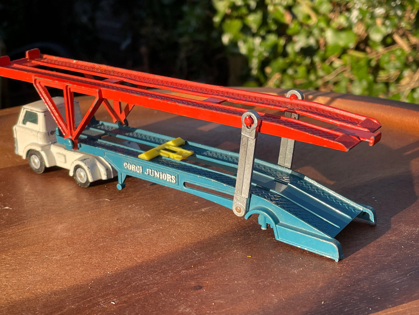 Corgi Juniors Ford D Series diecast car transporter MK 1