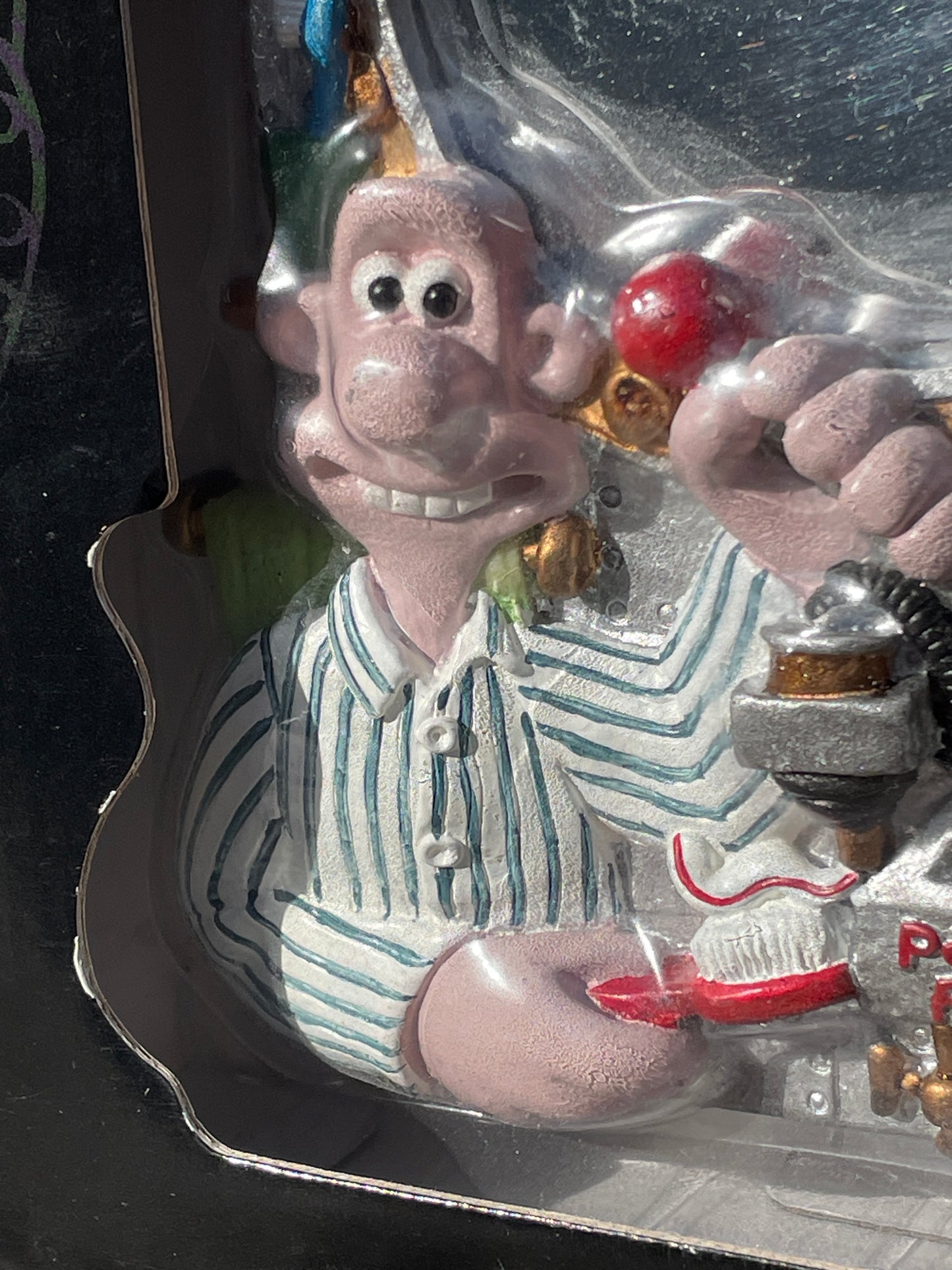 Original Wallace and Gromit shaving mirror in sealed original box approx 19cm tall