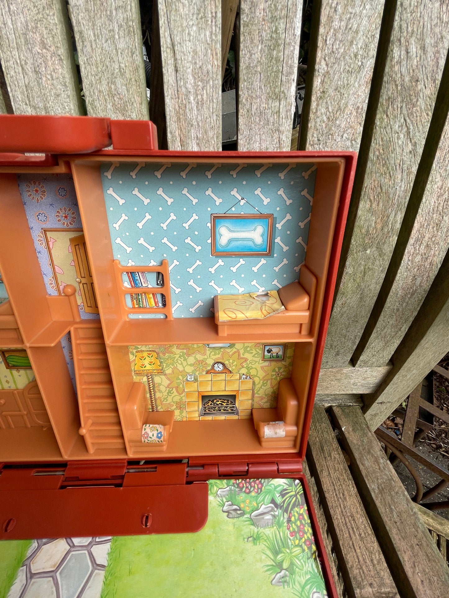 Original Wallace and Gromit's Wash 'N' Go Playhouse - 27cm wide