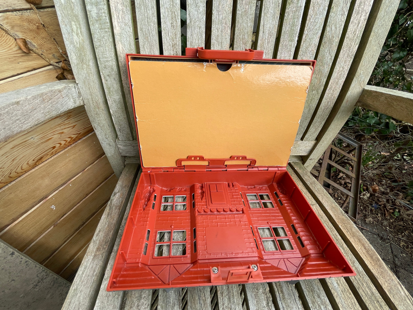 Original Wallace and Gromit's Wash 'N' Go Playhouse - 27cm wide