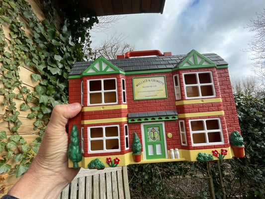 Original Wallace and Gromit's Wash 'N' Go Playhouse - 27cm wide